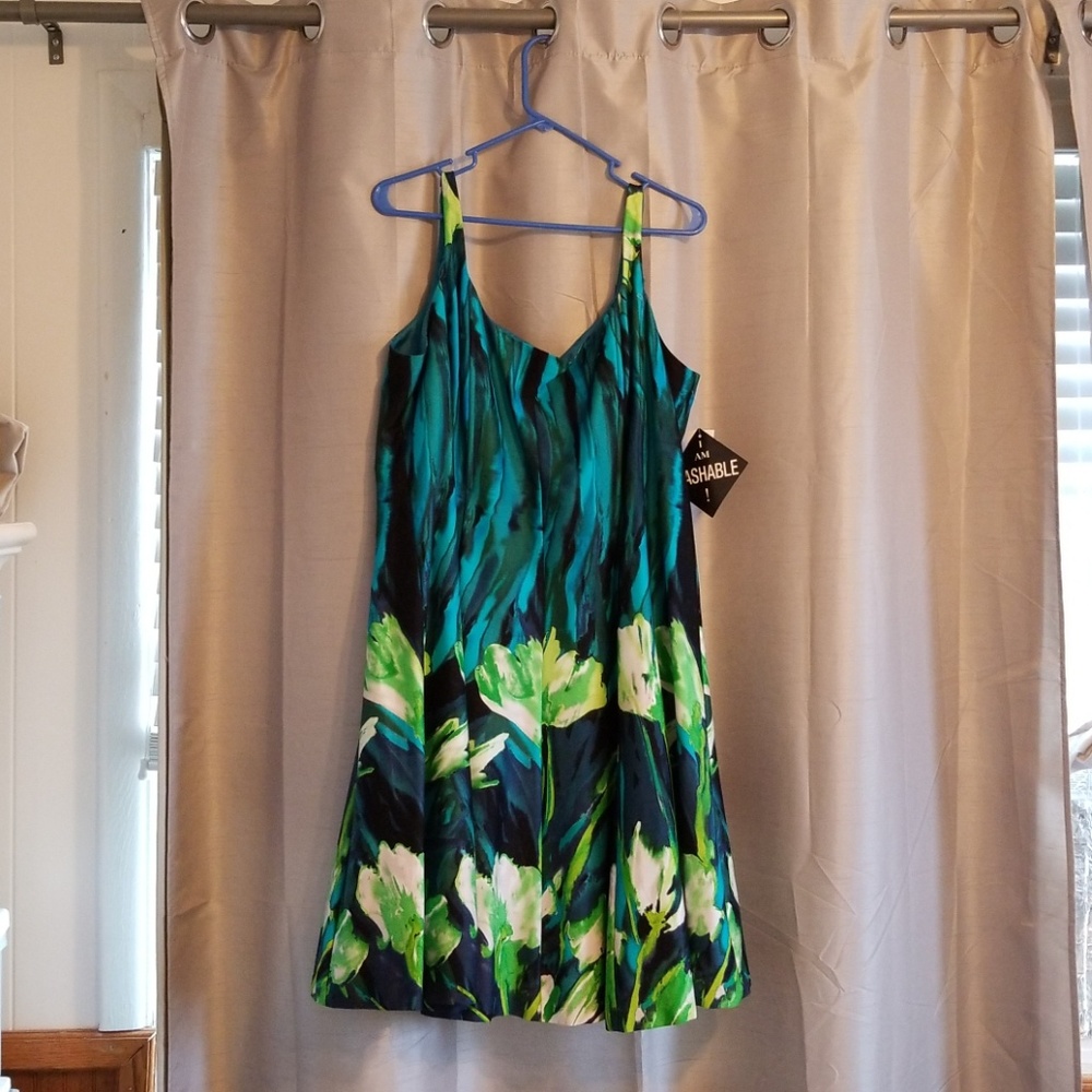 New w Tag Kathy Roberts